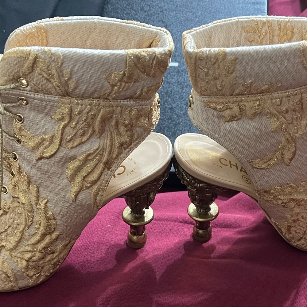 CHANEL CHAUSSURES OUVE BOOTIES - Picture 5 of 6